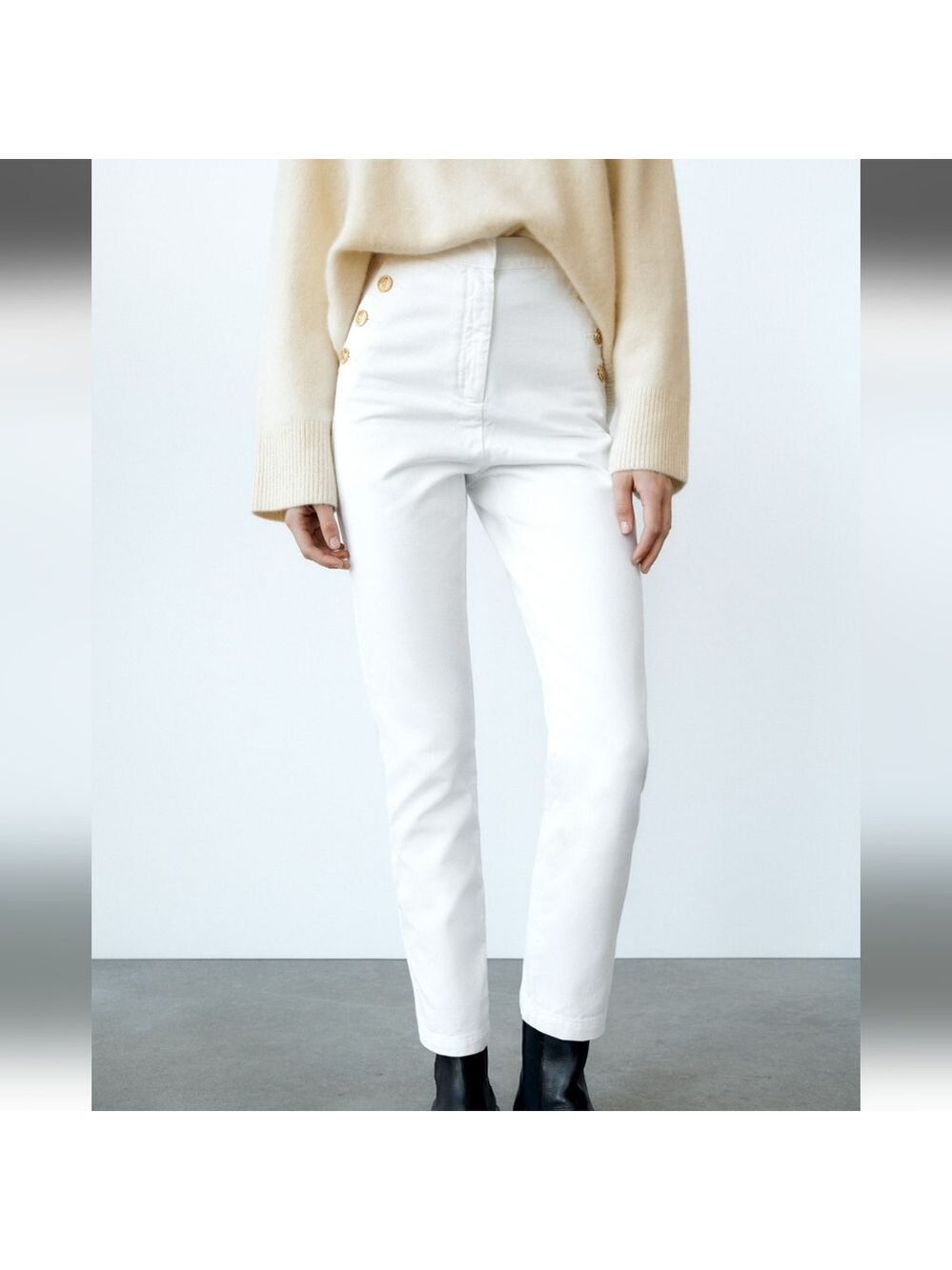 NWT Zara Gold Button Straight Leg White Jeans